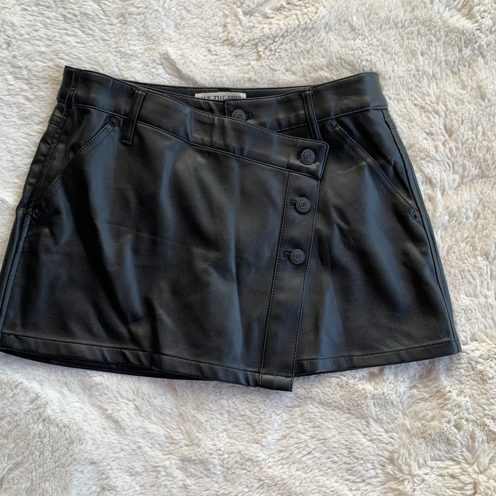We The Free Black Faux Leather Skirt 
Size 27 NWOT